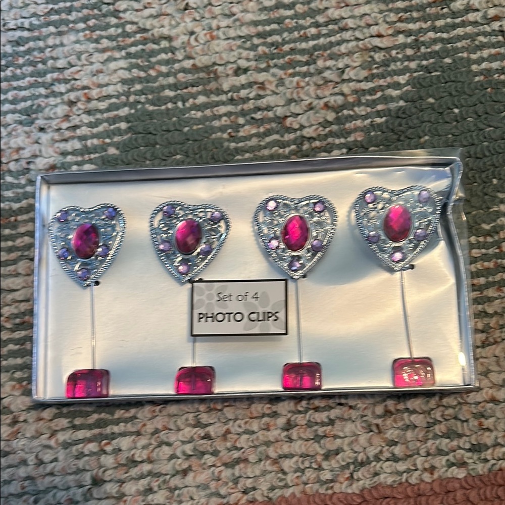 Heart-Shaped Photo Clips with Pink Accents